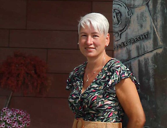 Bettina Segerer, Sekretärin